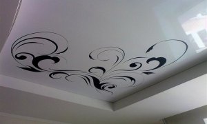 потолок с рисунком