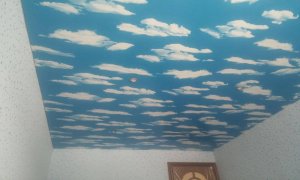 потолок небо с облаками
