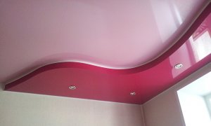 двухцветный натяжной потолок